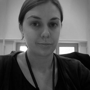 holly-singleton-bw